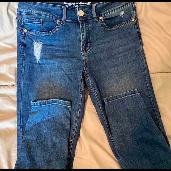 Seven7 Distressed Denim Leggings Size 10 - Picture 3 of 8